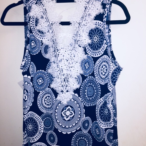 SJS Tops - EUC Blue Medallion Pattern Sleeveless Top